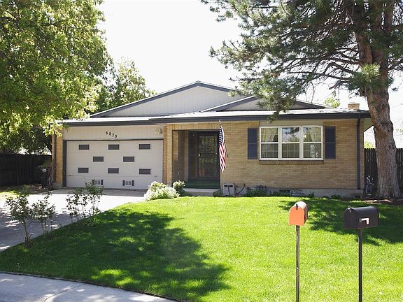 4 Beds, 2 Baths Over 2000 Finished SQFT