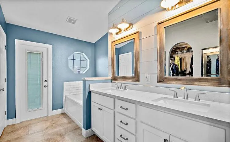 4726 Four Lakes Dr — Photo 7