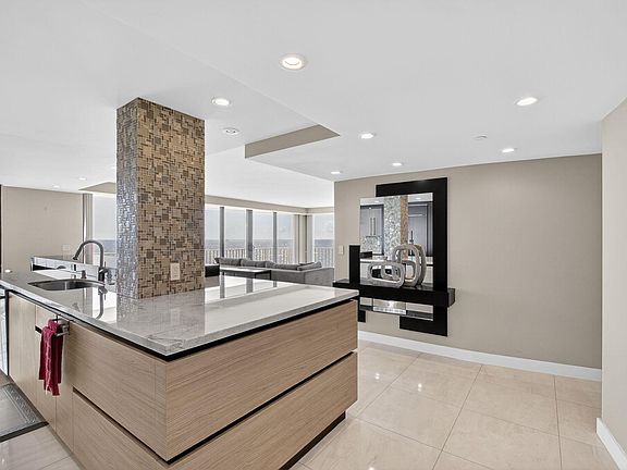 4th image of 3400 S Ocean Blvd