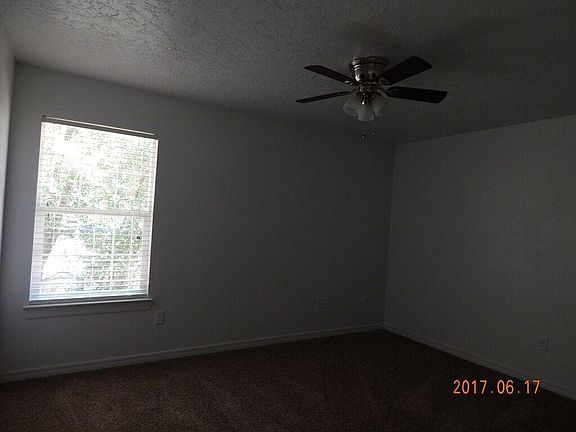5th image of 1618 S Avenue G Ste B