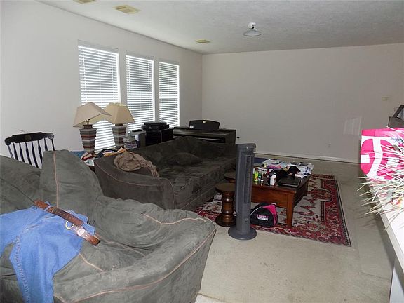 3rd image of 5502 Brazos Springs Dr