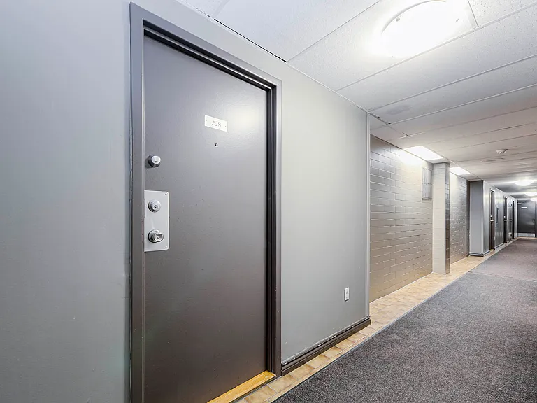 20 Carlton St #25 — Photo 26