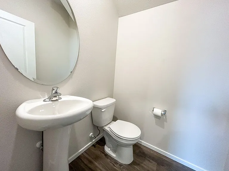 497 Himalaya St NE — Photo 4