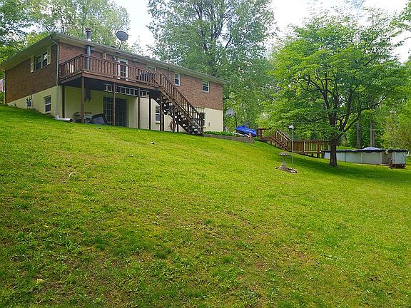 3rd image of 311 Dawn Dr