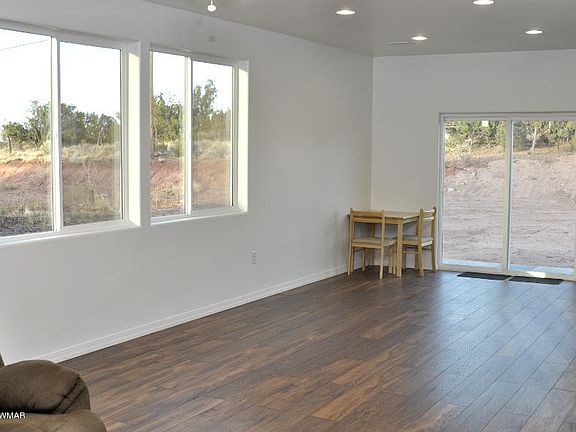 4th image of 109 Hillcrest Dr