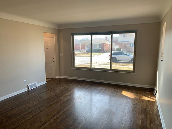 2nd image of 20927 Anita St