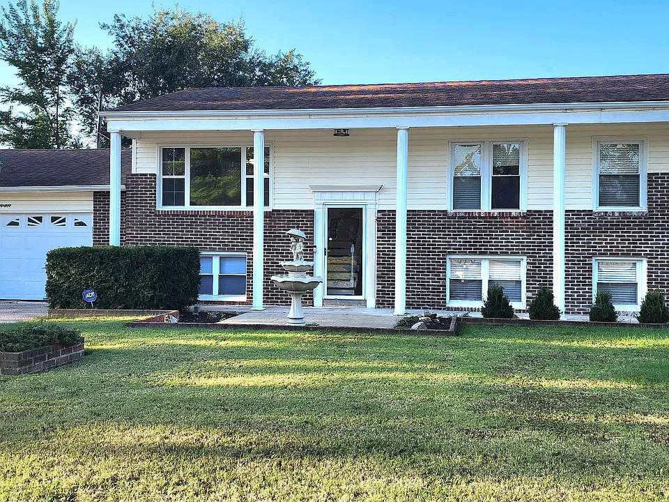 27 Jamestown Dr