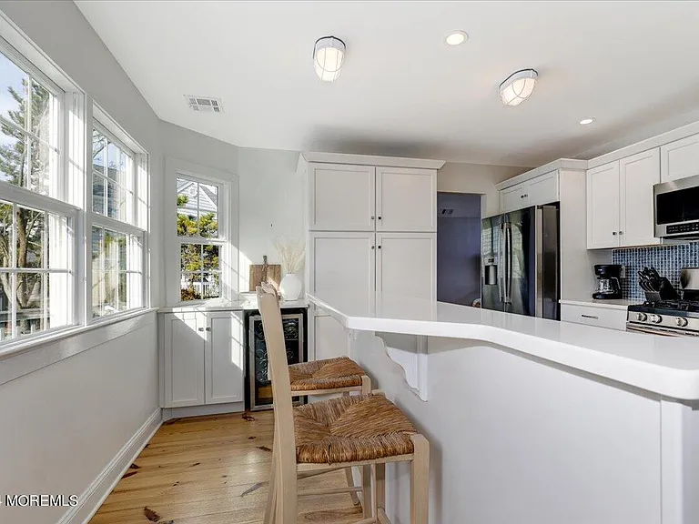 108 Glimmer Glass Cir — Photo 11