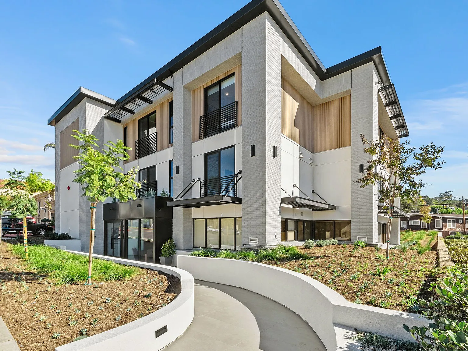 Sea + Stone La Jolla Village Apartments — Photo 3