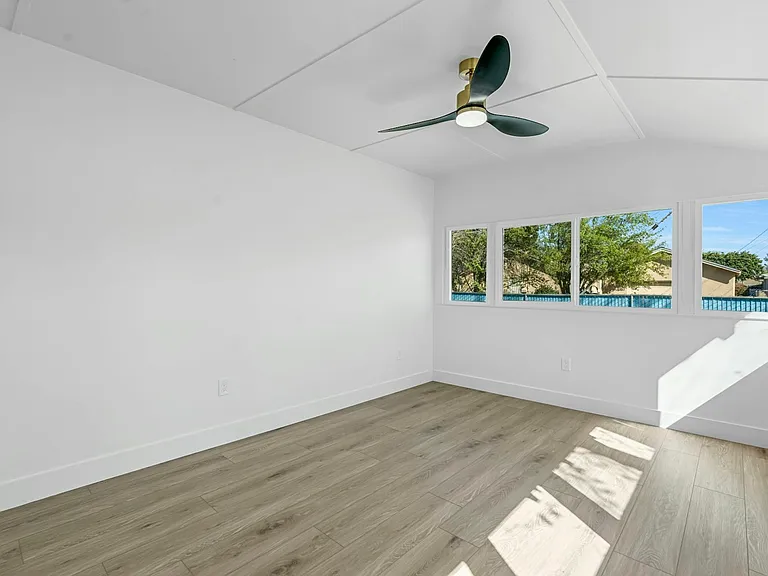 406 Sierra Ave — Photo 16