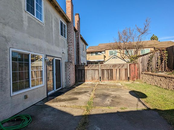 4th image of 3825 Kimberly St