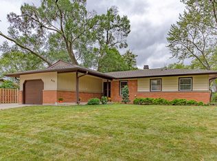 840 Delphia Ave, Elk Grove Village, IL 60007