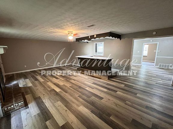 4th image of 308 Summerwood Ave