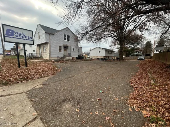 1921 Maple Ave, Zanesville, OH 43701