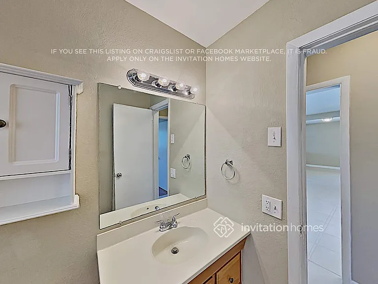 4200 Hayes St — Photo 10