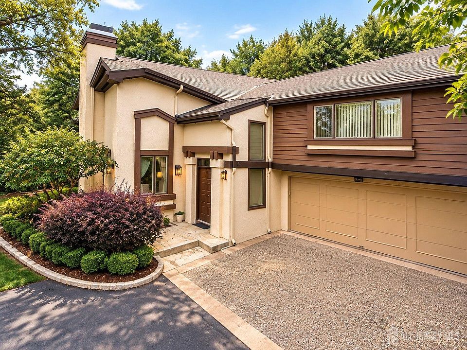 1st image of 511 Sayre Dr