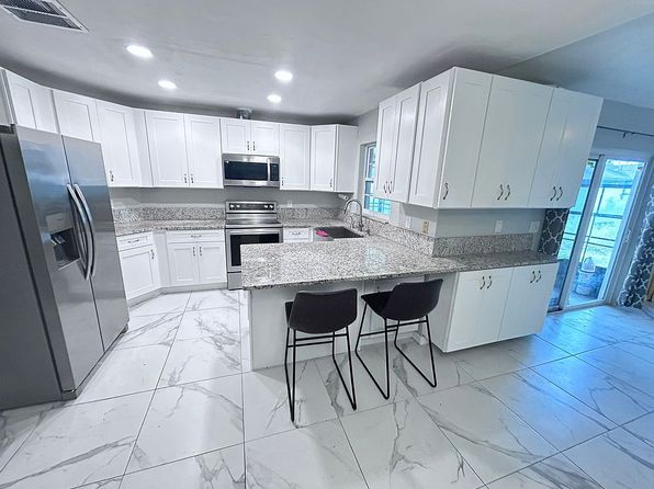 1834 Willow Oak Dr W