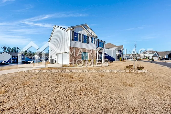 1027 Park View Dr — Photo 2