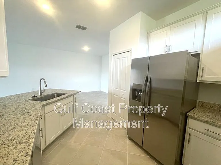 5316 Crystal Harbor Cv — Photo 4
