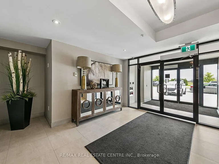 610 Farmstead Dr #102 — Photo 4