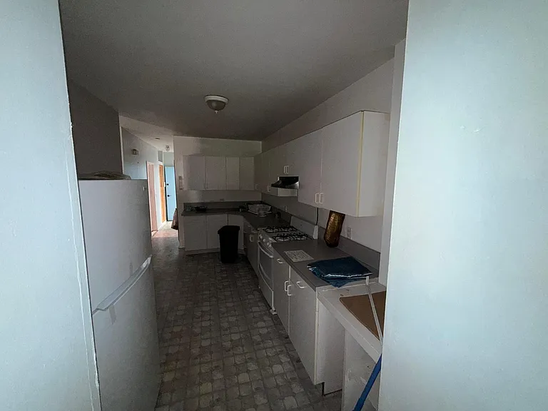 1749 Melville St #1 — Photo 2