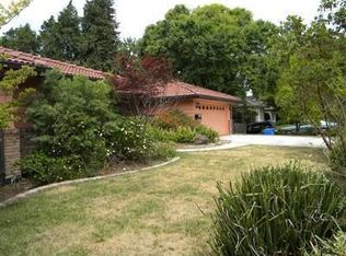 4640 S Land Park Dr, Sacramento, CA 95822