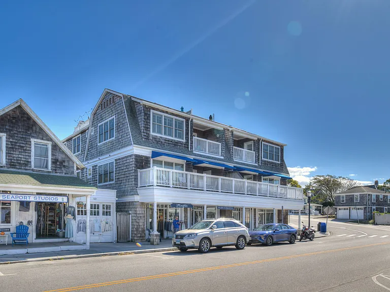 124 Bay St #R2 — Photo 9