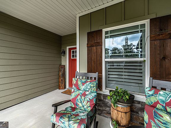 3rd image of 4 Water Oak Trl NE