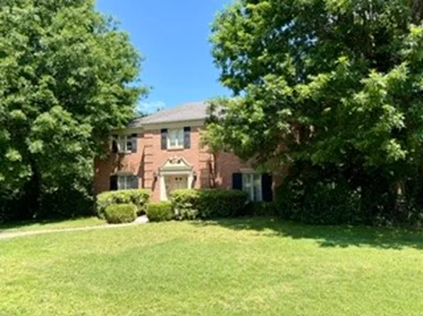 209 Claremont Dr, Lower Burrell, PA 15068