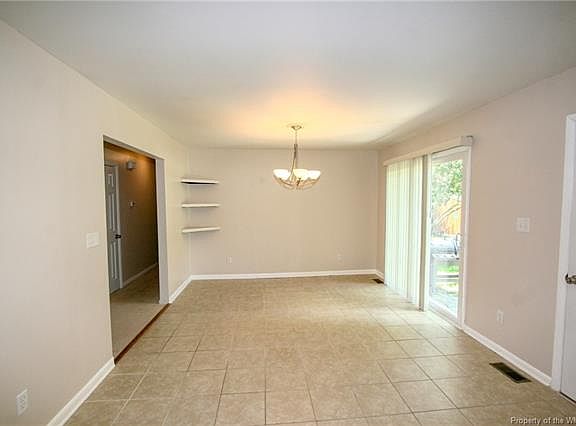 5th image of 111 Oakmont Cir
