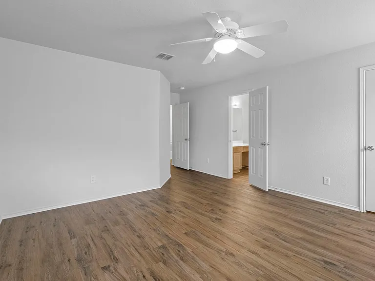 2205 Lookout Ln — Photo 16