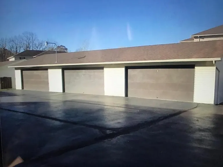 7374 Eisenhower Dr #4 — Photo 6
