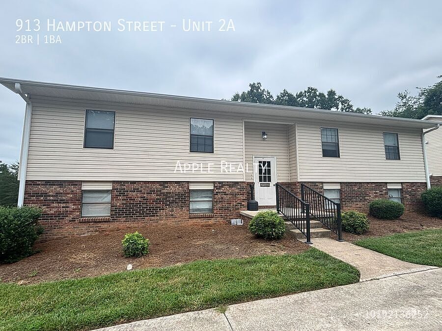1st image of 913 Hampton St APT 2A