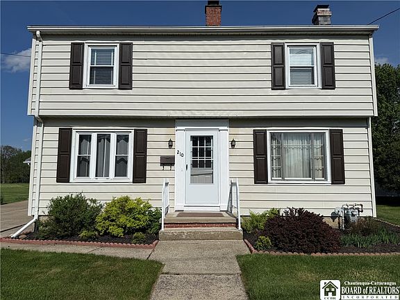 4th image of 210 N 24th St