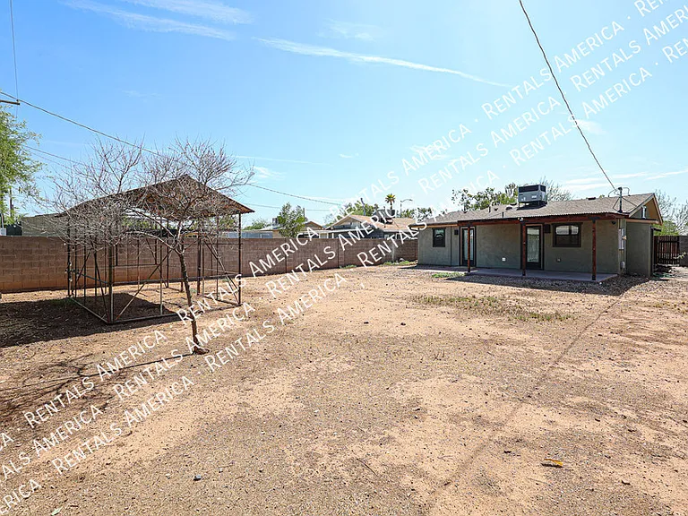 3809 N 9th St — Photo 37