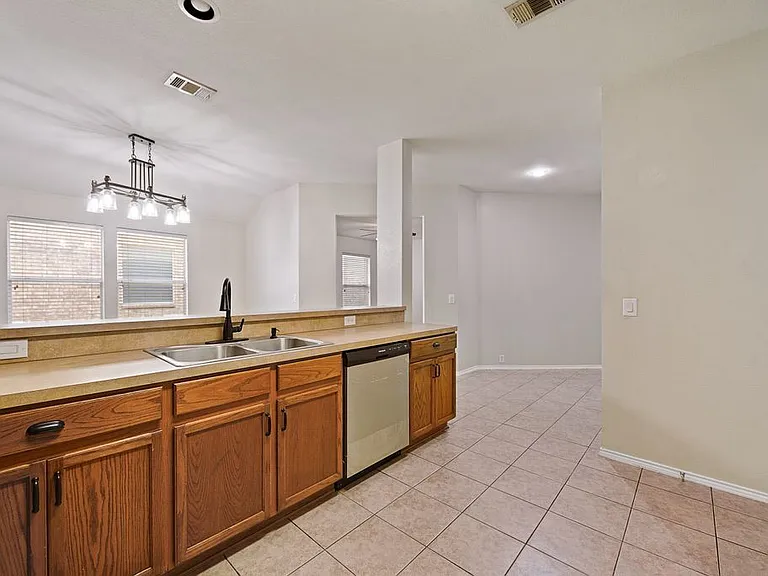 8420 Silverbell Ln — Photo 22