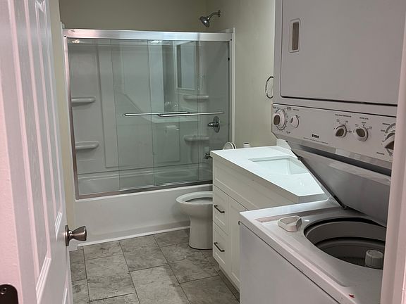 5th image of 282 Ballston Ave APT 1