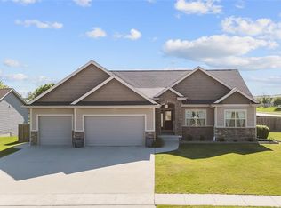 913 SE Trail Ridge Rd, Grimes, IA 50111