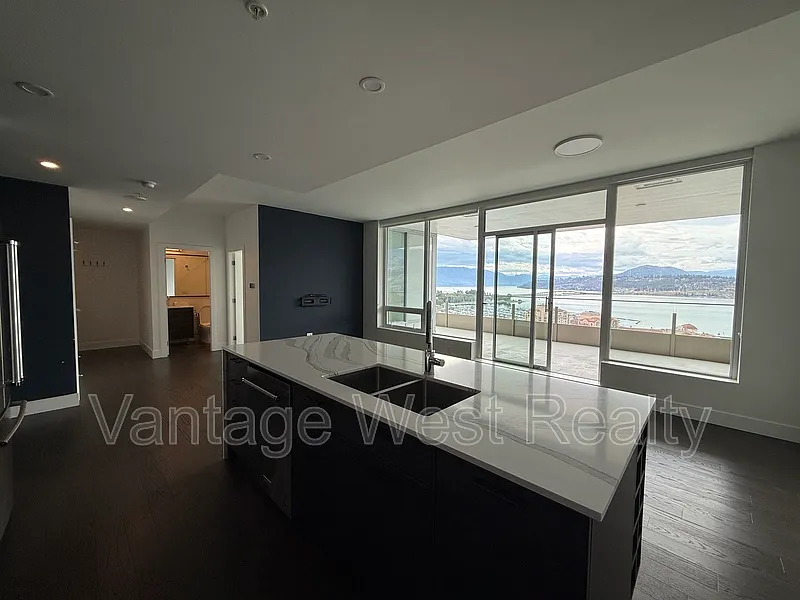 2 bed, 2.0 bath, $2,800 — Photo 2