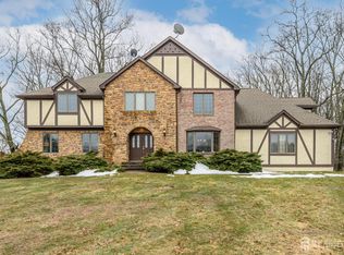 3 Tara Ct, Hardwick, NJ 07825