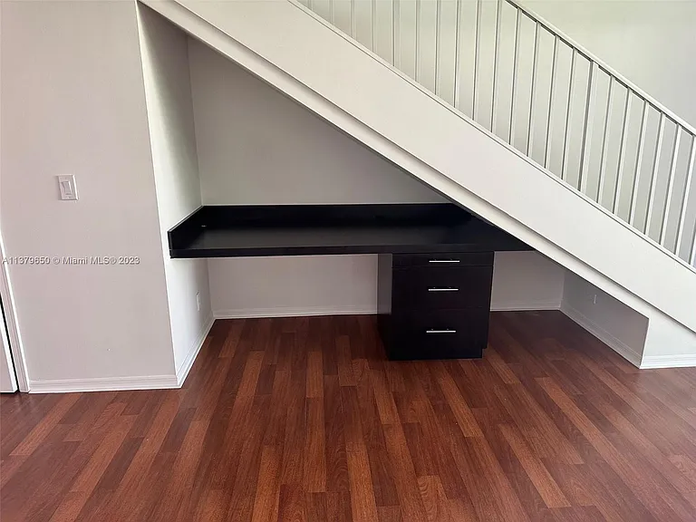 1001 Sorrento Dr — Photo 14