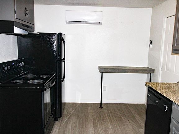 5th image of 4739 E 6th St Unit 1/2