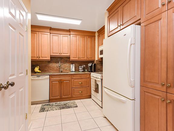 5th image of 125-10 Queens Blvd #1006