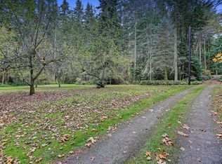 687 N Sunset Dr, Camano Island, WA 98282