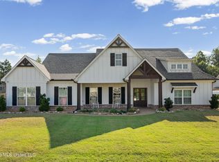 3256 Grayson Creek Dr, Southaven, MS 38672
