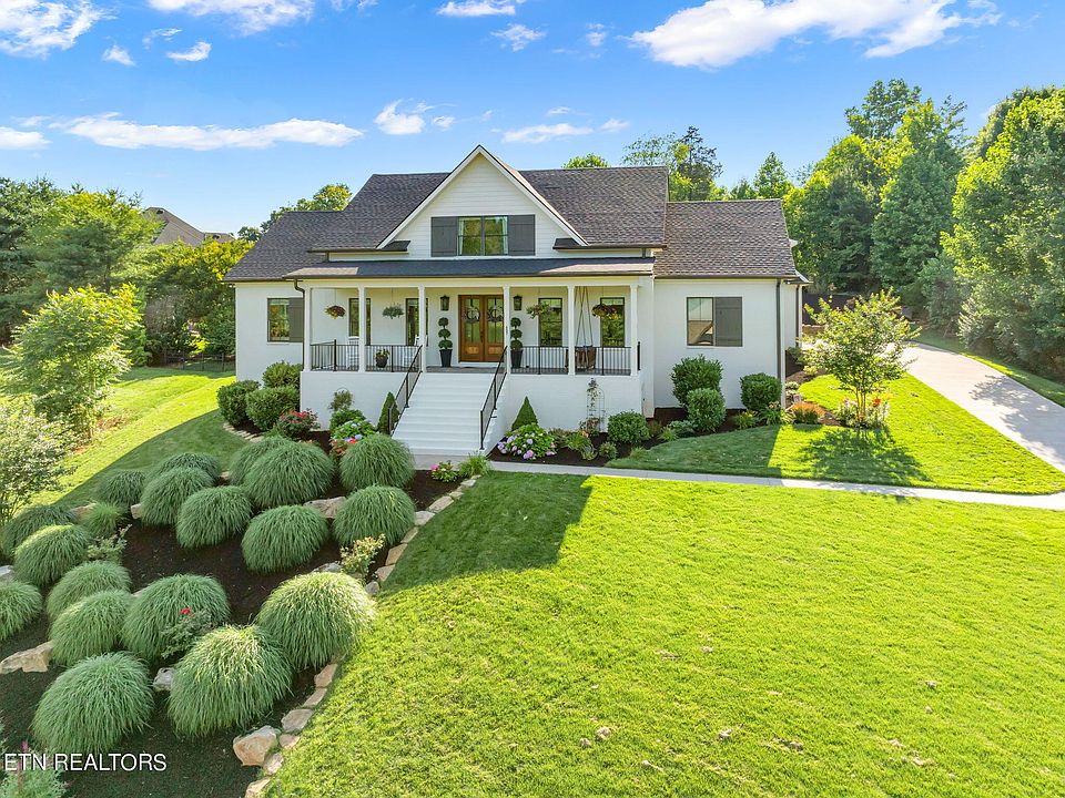 1st image of 607 Fox Dale Ln