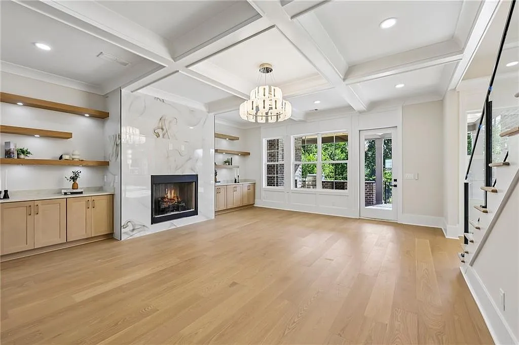 5 bed, 5.5 bath, 10575 sqft, $15,000 — Photo 4