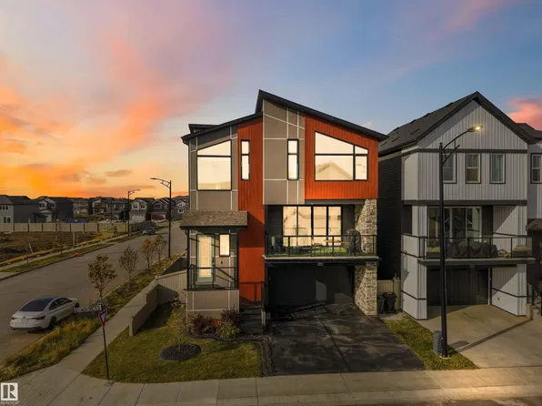 4204 Hawthorn Row SW, Edmonton, AB T6X 2Y7
