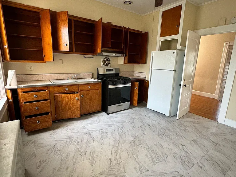 107 Poplar St #1 — Photo 3