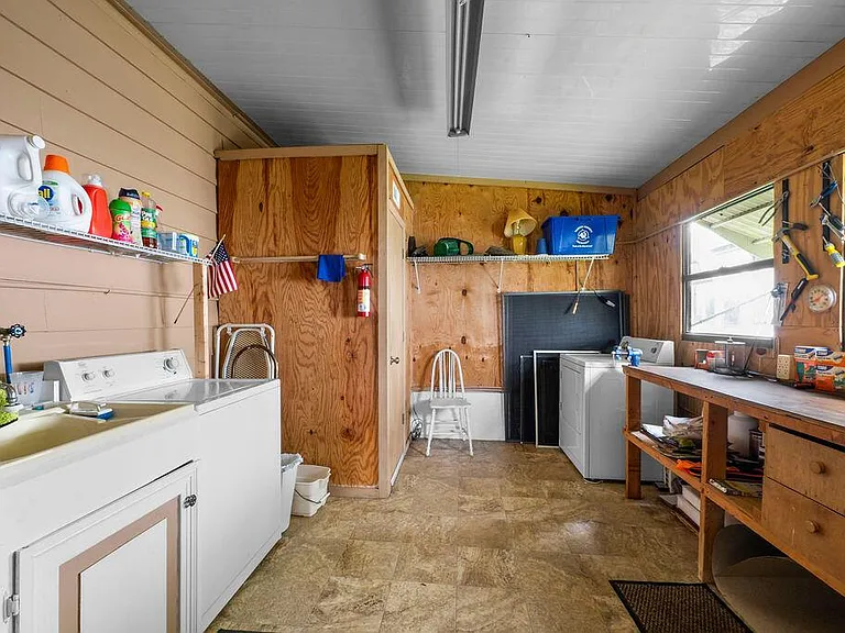7894 SE Saratoga Dr E — Photo 35